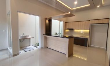 Rumah modern daerah Jl Kaliurang dekat Kampus UII