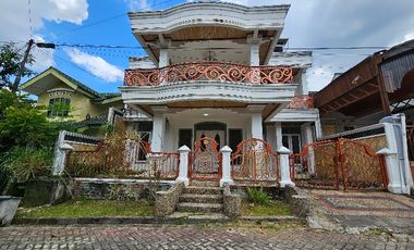 rumah cantik minimalis 2.5 lantaii dan siap huni di BB