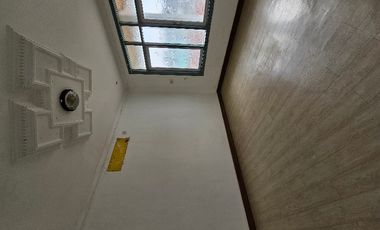 rumah cantik minimalis 2.5 lantaii dan siap huni di BB