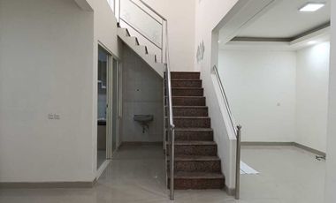 Disewakan Rumah Baruk Barat 2 Lantai Baru Gress Dkt Nginden Klampis