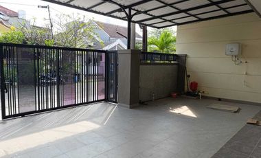 Disewakan Rumah Baruk Barat 2 Lantai Baru Gress Dkt Nginden Klampis