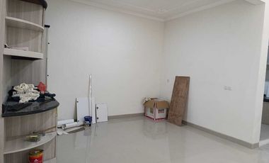 Disewakan Rumah Baruk Barat 2 Lantai Baru Gress Dkt Nginden Klampis