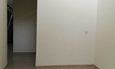 Disewakan Rumah Baruk Barat 2 Lantai Baru Gress Dkt Nginden Klampis