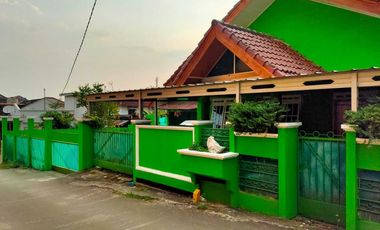 Dijual Cepat Rumah Jl.Lingkar Istana Demang Lebar Daun Palembang