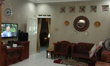 Dijual Cepat Rumah Jl.Lingkar Istana Demang Lebar Daun Palembang