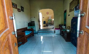 Tanah Bonus Rumah Lokasi Strategis Mangku Jalan Utama dkt SMA N 8 Solo