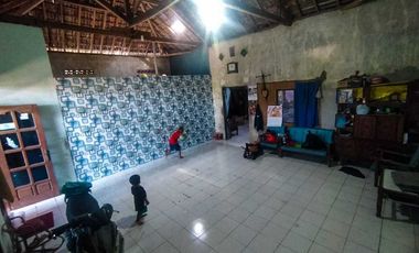 Tanah Bonus Rumah Lokasi Strategis Mangku Jalan Utama dkt SMA N 8 Solo