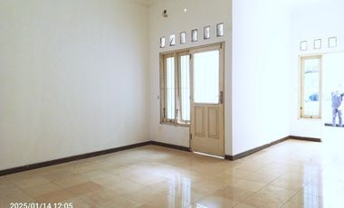 DISEWAKAN RUMAH SIAP HUNI KAWASAN PEJATEN BARAT JAK-SEL