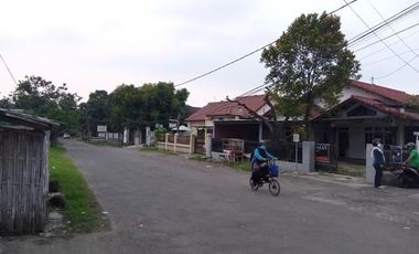 Rumah strategis cocok buat usaha dekat Superindo kesambi