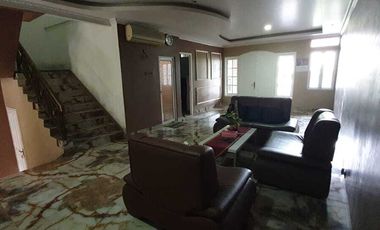 Dijual rumah 4Lantai Luas 200m Di Vila Jatibening Tol Bekasi