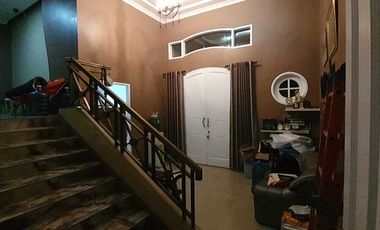 Dijual rumah 4Lantai Luas 200m Di Vila Jatibening Tol Bekasi