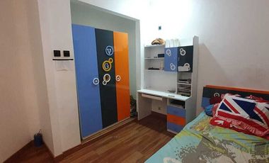 Dijual rumah 4Lantai Luas 200m Di Vila Jatibening Tol Bekasi