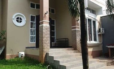 Dijual rumah 4Lantai Luas 200m Di Vila Jatibening Tol Bekasi