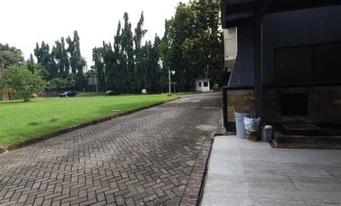 Dijual rumah 4Lantai Luas 200m Di Vila Jatibening Tol Bekasi
