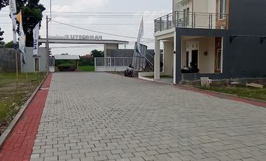 RUMAH CLUSTER 2 LANTAI JATI GATAK STRATEGIS