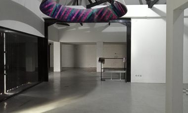 Ruang usaha Keb Baru jln Mahakam lebar 25m