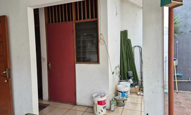 Rmh Lt 216, 3+1KT, 1+1Km, strategis, dekat sekolah  jl Niaga 8