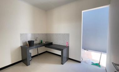 Disewa Rumah Siap Huni Baru Renov di Taman Kopo Indah  5