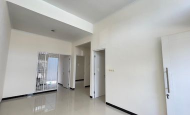 Disewa Rumah Siap Huni Baru Renov di Taman Kopo Indah  5