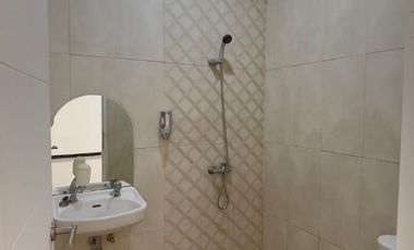 Disewa Rumah Siap Huni Baru Renov di Taman Kopo Indah  5