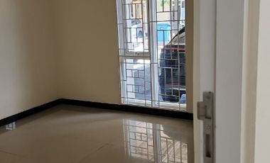 Disewa Rumah Siap Huni Baru Renov di Taman Kopo Indah  5