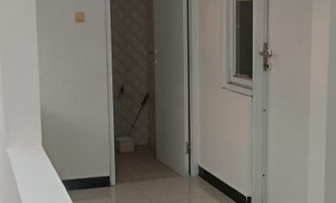 Disewa Rumah Siap Huni Baru Renov di Taman Kopo Indah  5