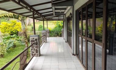 RUMAH VILLA ISTANA BUNGA LEMBANG BANDUNG