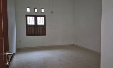 Rumah baru Renovasi anti banjir dengan lokasi strategis (NEGO)