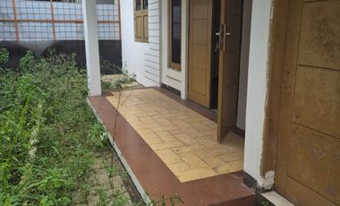 Rumah baru Renovasi anti banjir dengan lokasi strategis (NEGO)