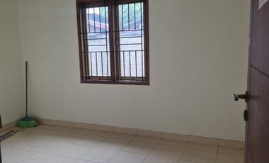 Rumah baru Renovasi anti banjir dengan lokasi strategis (NEGO)