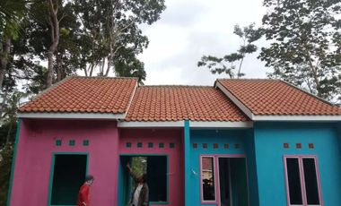 Rumah baru  baru siap huni dp hanya 2jt