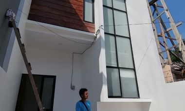 Rumah dijual di Sukolilo, Surabaya