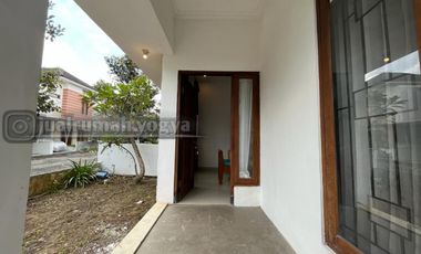 Rumah dalam perumahan Elit dekat bandara Adisucipto Maguwo