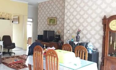 Dijual rumah luas siap huni, dekat UII Jl. Kaliurang Yogya, strategis