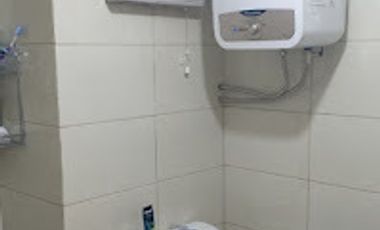 0766 - Disewakan Apartemen Icon Gresik 1 BR Lt 20 Loft Furnished