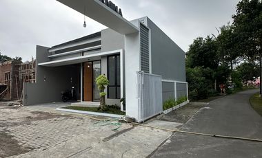 Rumah BARU istimewa di Sleman