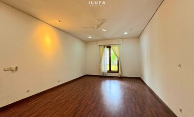 Disewakan Rumah Lingkungan Asri bebas banjir area Ampera Cilandak