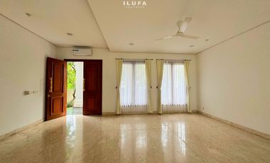 Disewakan Rumah Lingkungan Asri bebas banjir area Ampera Cilandak