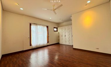 Disewakan Rumah Lingkungan Asri bebas banjir area Ampera Cilandak