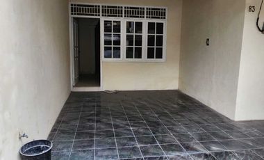 Di sewakan : Rumah   Lokasi : Pulomas / Kayu putih