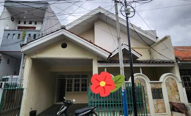 Di sewakan : Rumah   Lokasi : Pulomas / Kayu putih