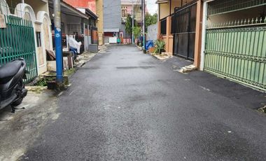 Di sewakan : Rumah   Lokasi : Pulomas / Kayu putih