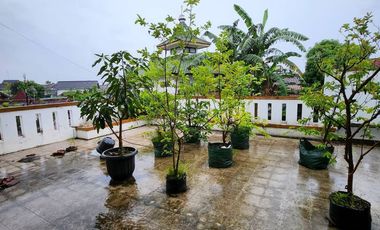 MURAH BANGET ! DIJUAL RUMAH HOOK dalam KODYA, ADA KOLAM RENANG, 7 KAMA