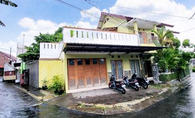 MURAH BANGET ! DIJUAL RUMAH HOOK dalam KODYA, ADA KOLAM RENANG, 7 KAMA