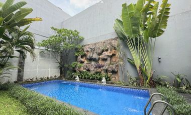 Disewakan Townhouse Modern lokasi strategis Kemang