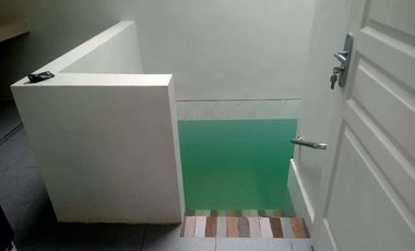 Jual Rumah 2 Lt + Kolam Renang Dekat Kampus