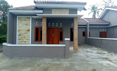 TERMURAH RUMAH SIAP HUNI SLEMAN STRATEGIS SLEMAN BARAT !!  DEKAT POLDA DIY