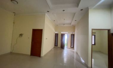 Disewa Rumah Siap Huni di Cluster Eksklusive Taman Kopo Indah 3