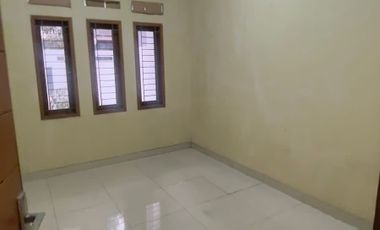Disewa Rumah Siap Huni di Cluster Eksklusive Taman Kopo Indah 3