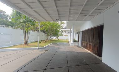 Disewakan Rumah bisa untuk KantorLokasi Strategis Akses Jalan Besar